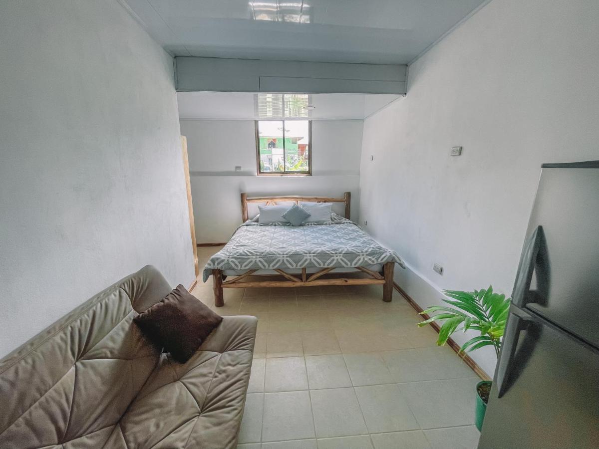 El Gato Rojas Surf Hostel Playa Santa Teresa  Екстер'єр фото