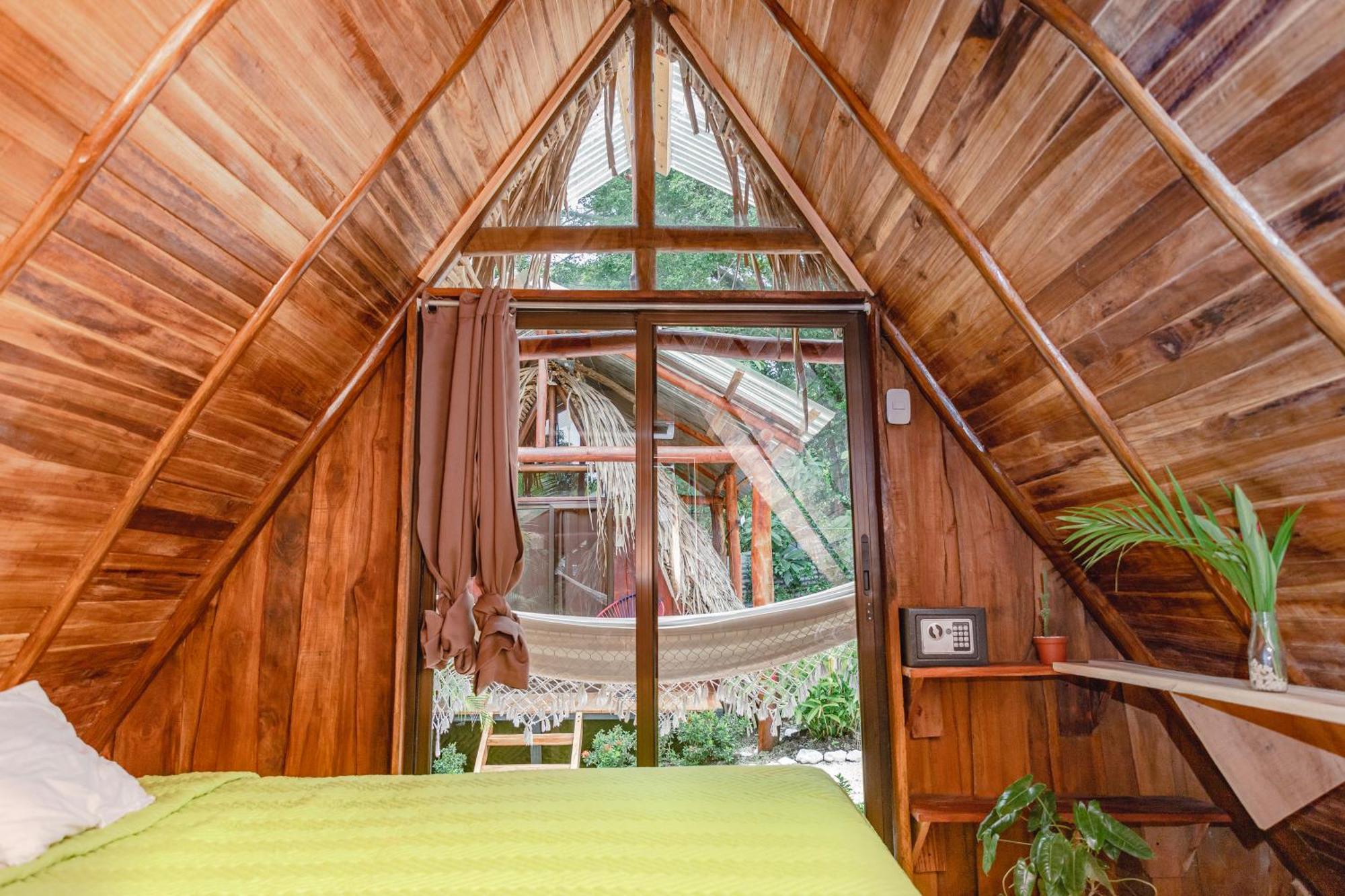 El Gato Rojas Surf Hostel Playa Santa Teresa  Екстер'єр фото