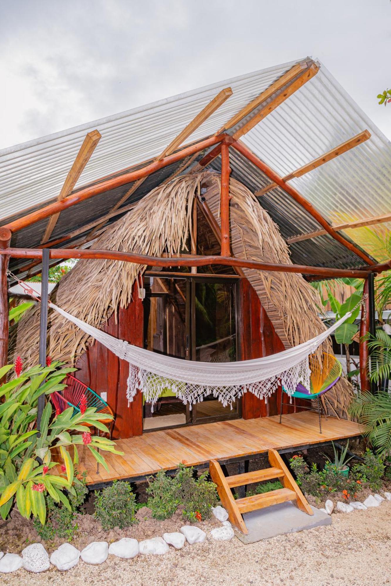 El Gato Rojas Surf Hostel Playa Santa Teresa  Екстер'єр фото