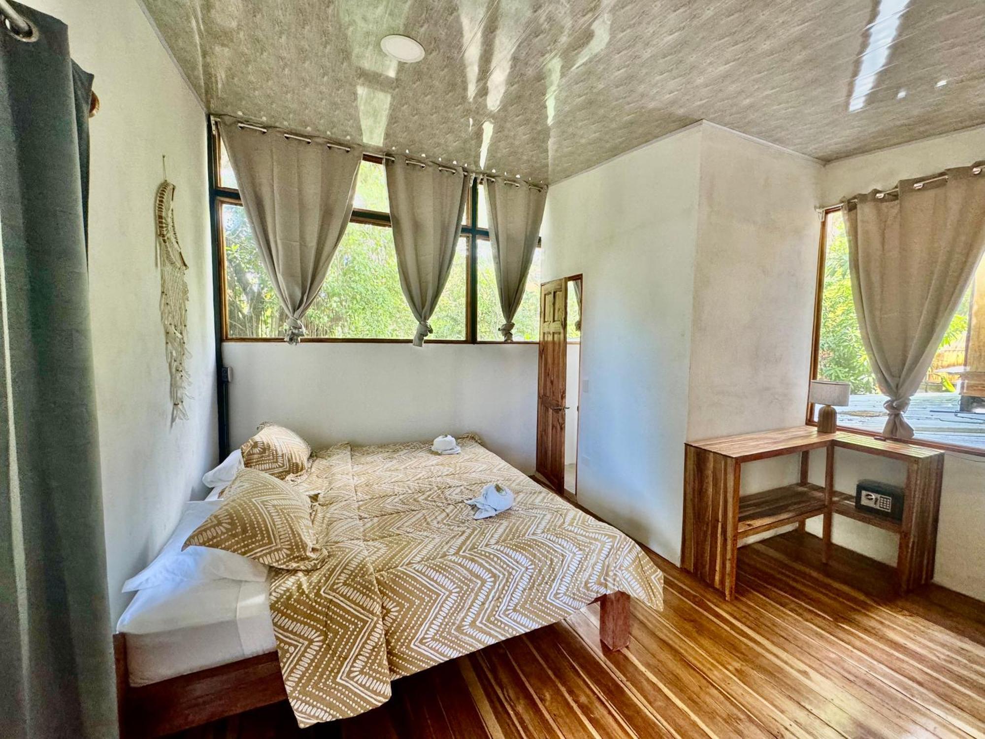 El Gato Rojas Surf Hostel Playa Santa Teresa  Екстер'єр фото