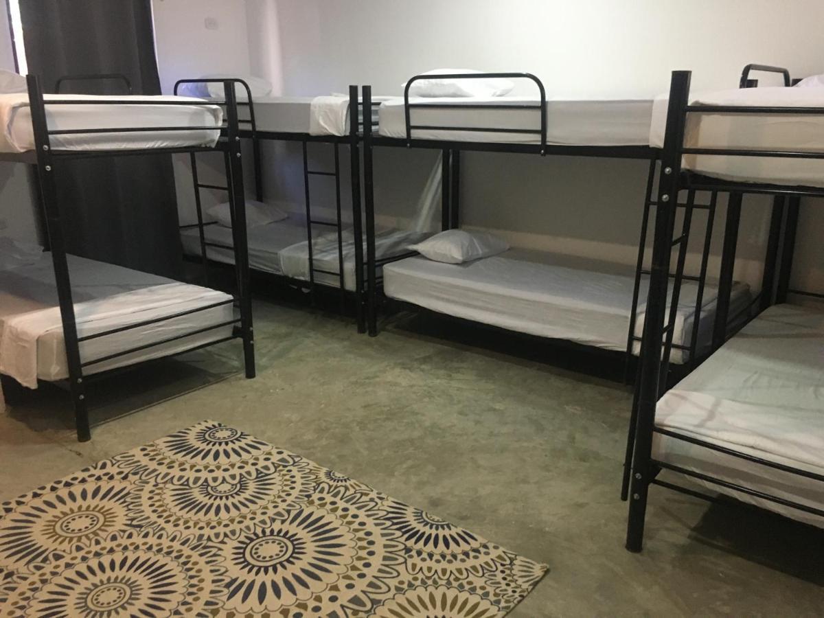 El Gato Rojas Surf Hostel Playa Santa Teresa  Екстер'єр фото